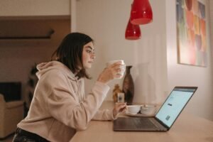 Do Blogs Make Money? I Made My First $1,000 in Month 9 — Here Is What Nobody Tells You