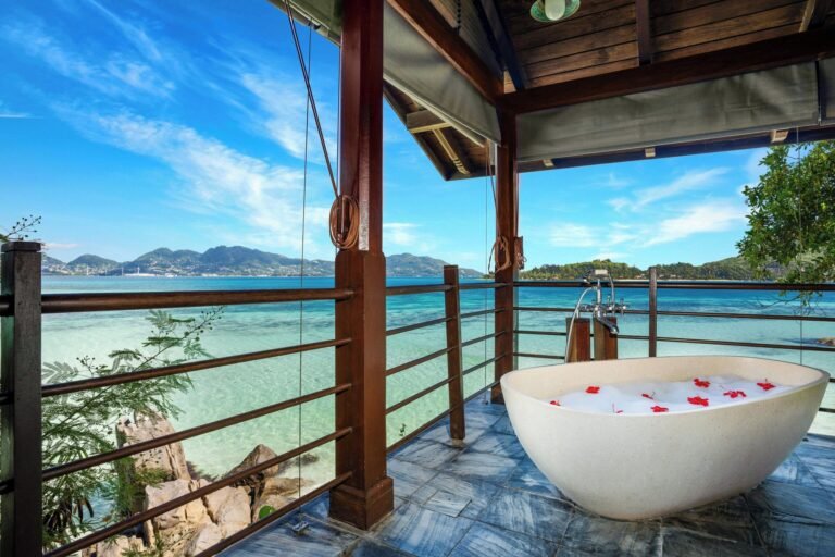 https://expedia.com/affiliates/round-island-hotels-enchanted-island-resort.dT8qO8Z