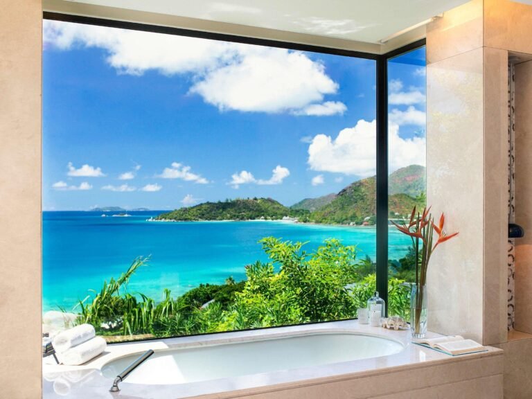 https://herdailyspace.com/Raffles-Seychelles