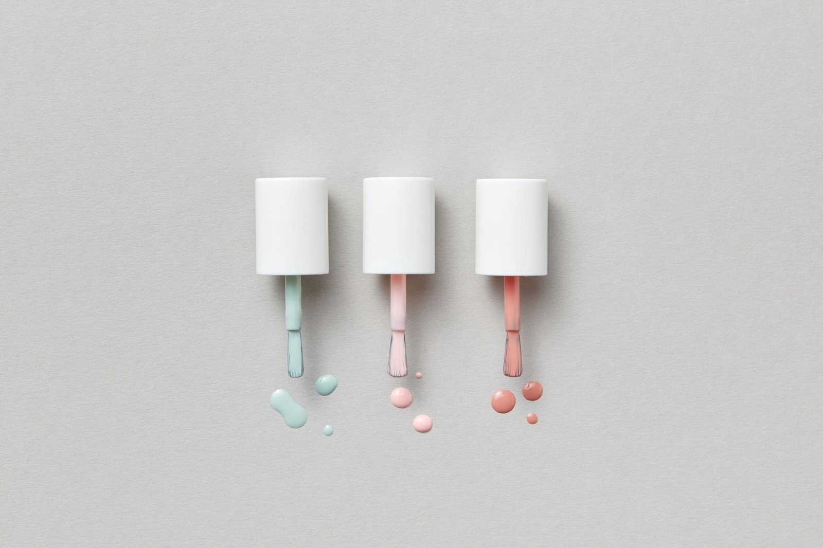 Nail Colors That Go With Every Travel Outfit