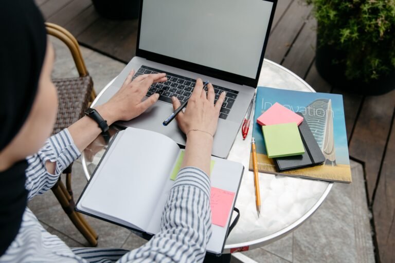 Passive Income Ideas for Women in Their 30s: 10 Ways to Build Extra Income