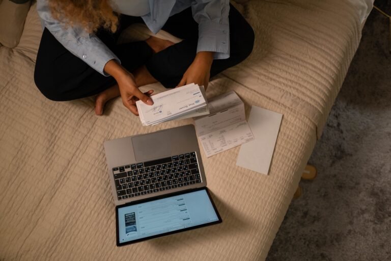 10 Smart Money Habits Every Woman Should Build in Her 30s